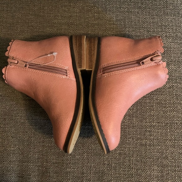 Cat & Jack Baby Toddler Girls Size  7 Boots - Picture 3 of 10